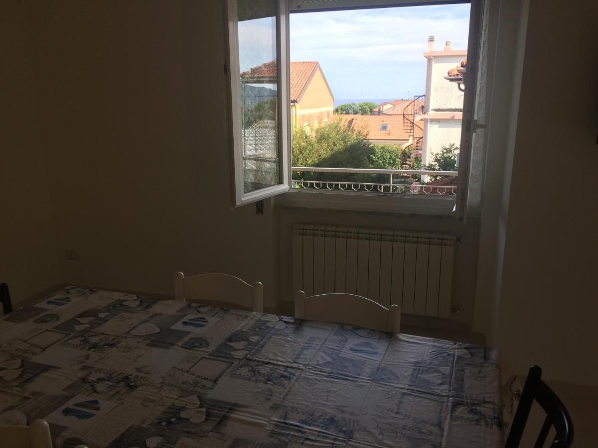 A Casa Di Nonna Luciana - Trilocale Con Giardino Apartment เชริอาเล ภายนอก รูปภาพ